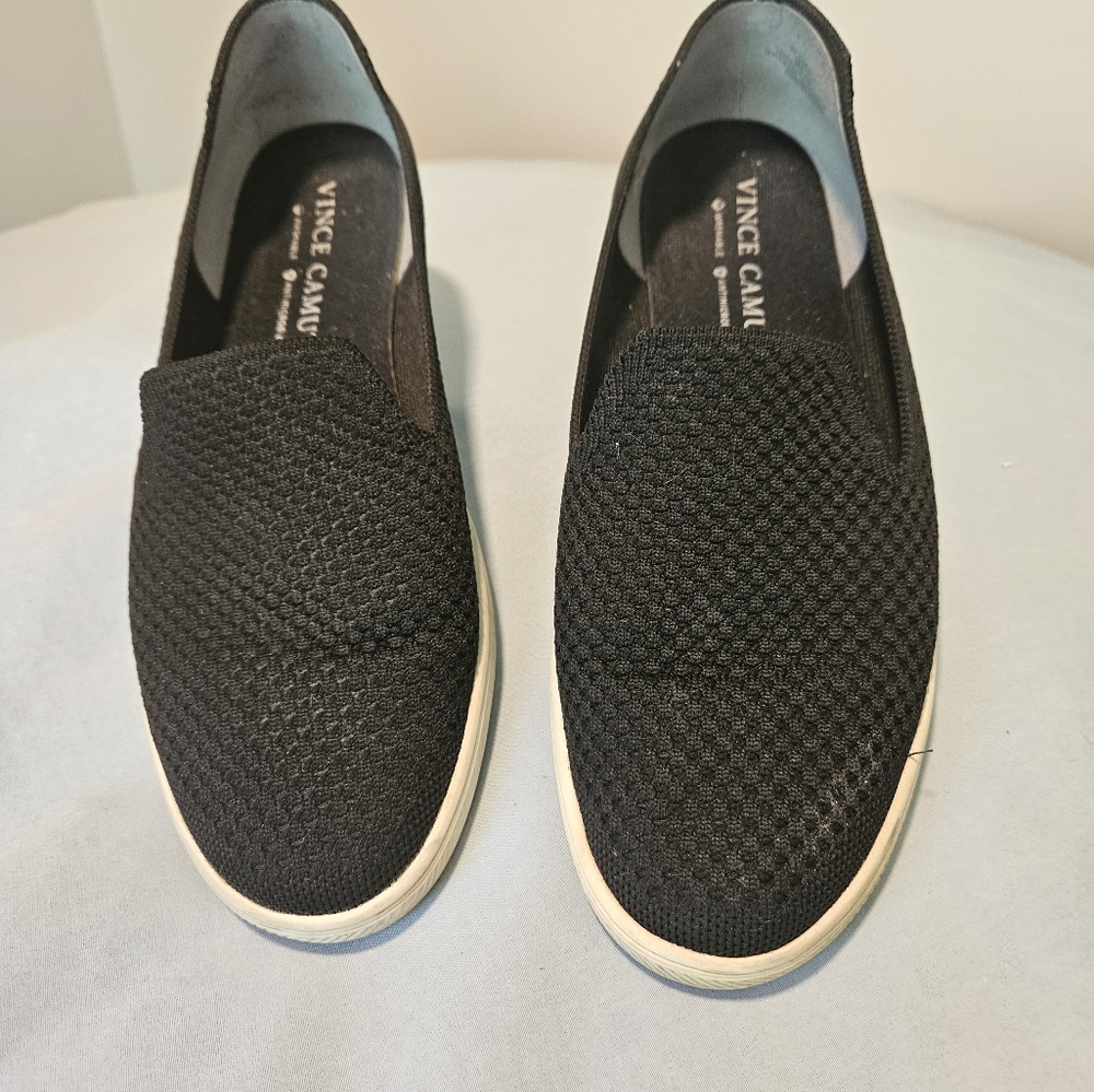 Vince Camuto Black Loafers Sleek Slip-On Design Men's Size 9
